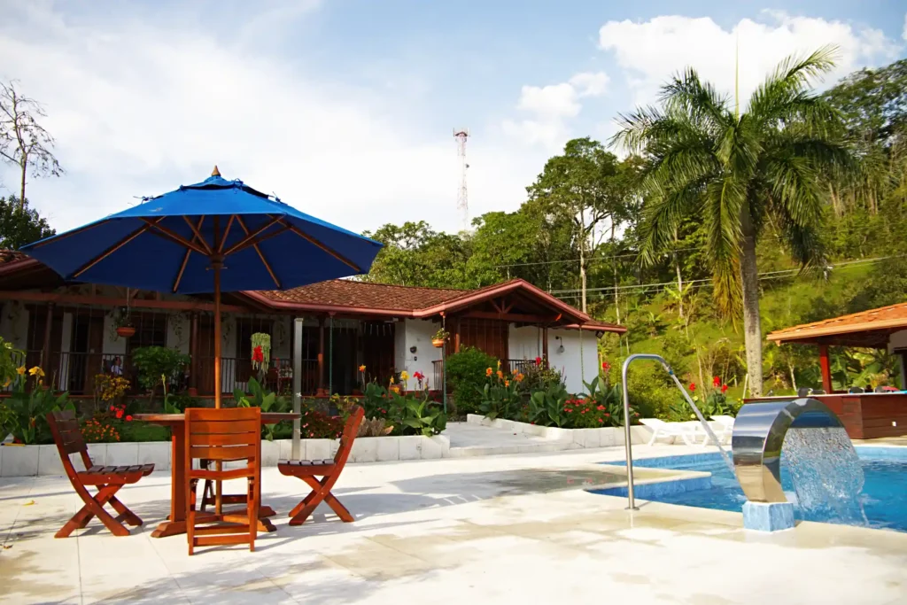 Zona de esparcimiento en la finca La Esperanza en Fredonia cerca de Medellín